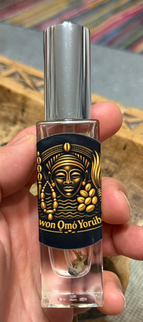 Alákèrègbè Perfume — Atracción de clientes